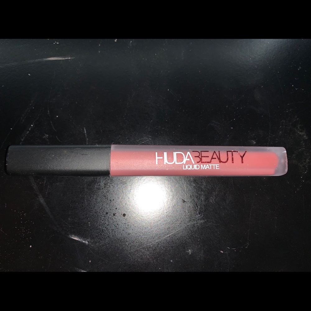 Huda Beauty Liquid Matte